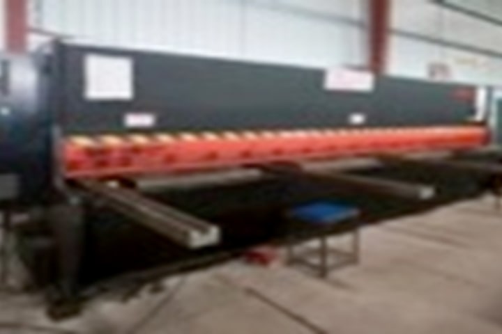 CNC shearing machine
